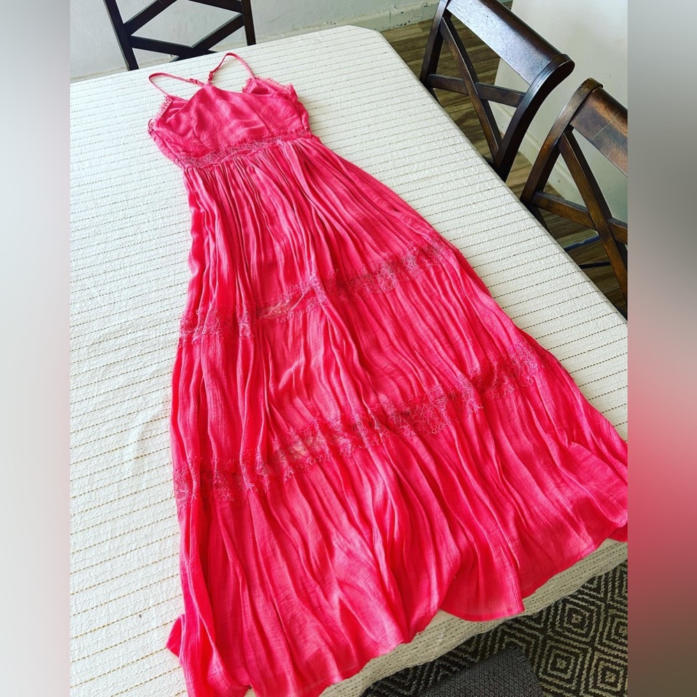 Dress Day pink maxi with lace. Size medium